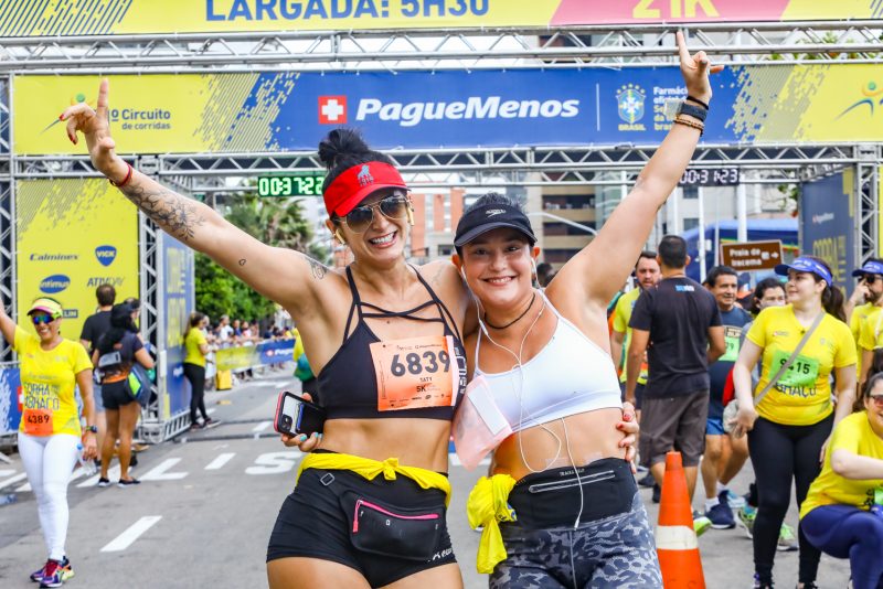 SAÚDE E QUALIDADE DE VIDA - 11º Circuito de Corridas Pague Menos reúne uma turma cheia de energia na Praia de Iracema