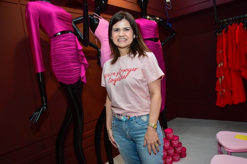 we're stronger together - Interni realiza ação de conscientização sobre o câncer de mama com o Dr. Fred Carioca