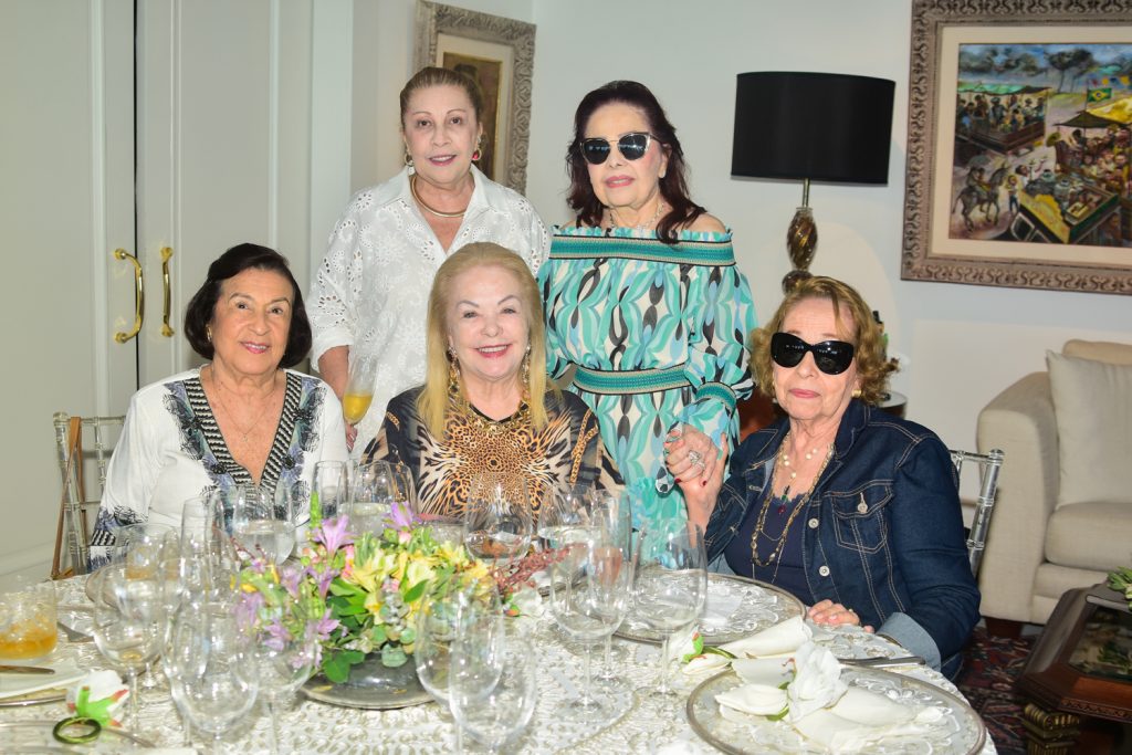 Valeria Weyne, Silvia Moises, Monica Arruda, Itala Ventura E Célia Levy