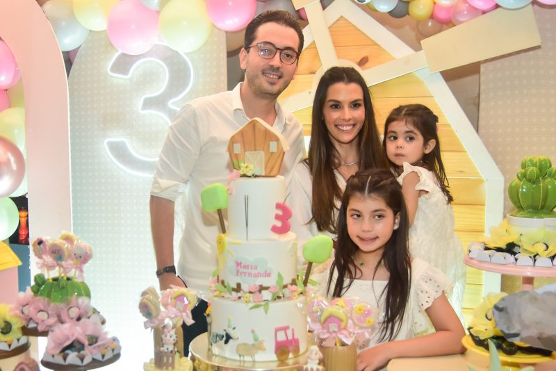 Rá-tim-bum - Em clima de alegria, Camila Melo e Victor Moreira festejam os 3 aninhos de Maria Fernanda