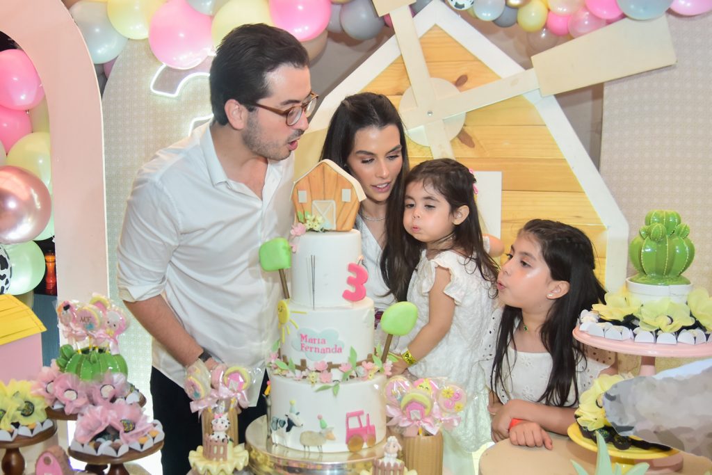 Vivictor Moreira, Camila Moreira, Maria Fernanda E Maria Victória (10)