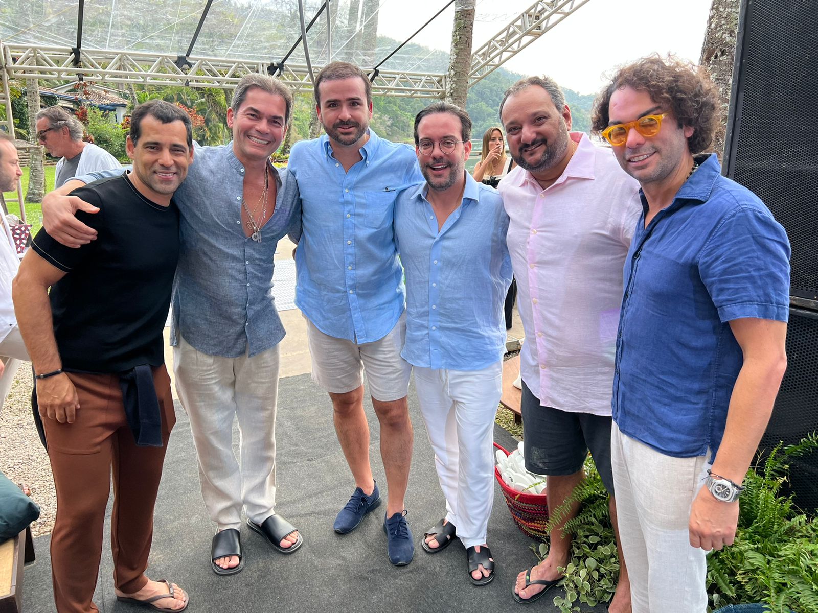 Ivo Machado comemora seu aniversário durante um animado weekend em Paraty Ivo Machado comemora seu aniversário durante um animado weekend em Paraty