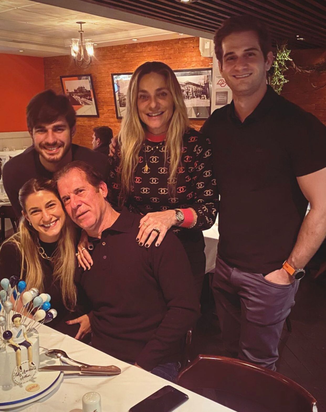 Arthur Magalhães celebra nova idade ao lado de sua família em São Paulo