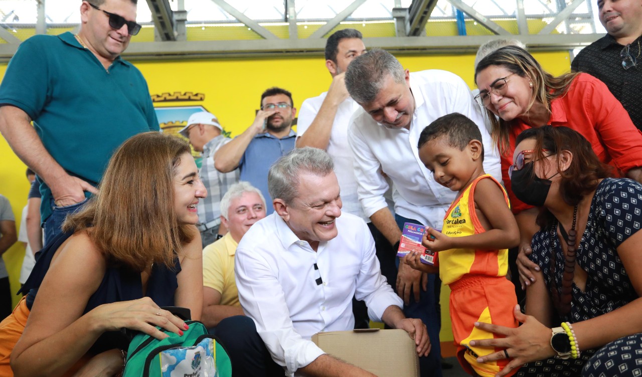 Prefeito Sarto inaugura Centro de Educação Infantil na Granja Portugal e realiza balanço da gestão