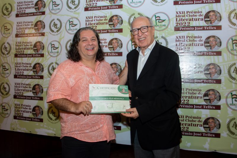 Solenidade - Poetas do Ceará são homenageados em noite de entrega do Prêmio Ideal Clube de Literatura 2022
