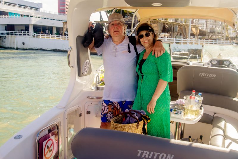 Sol, sal e diversão - Deejay Pedro Garcia e Jessik comandam a animação do Iate Clube no fim de semana