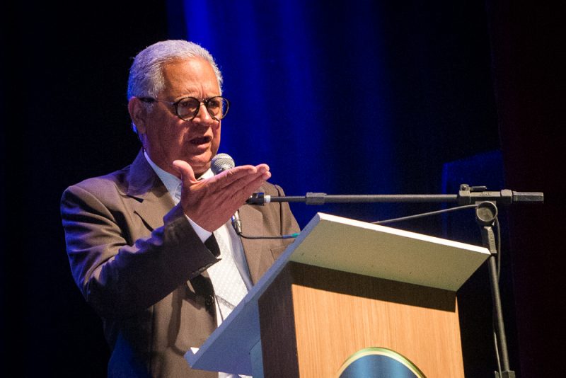 Reconhecimento - Ricardo Cavalcante é agraciado com o Prêmio ACOMAC