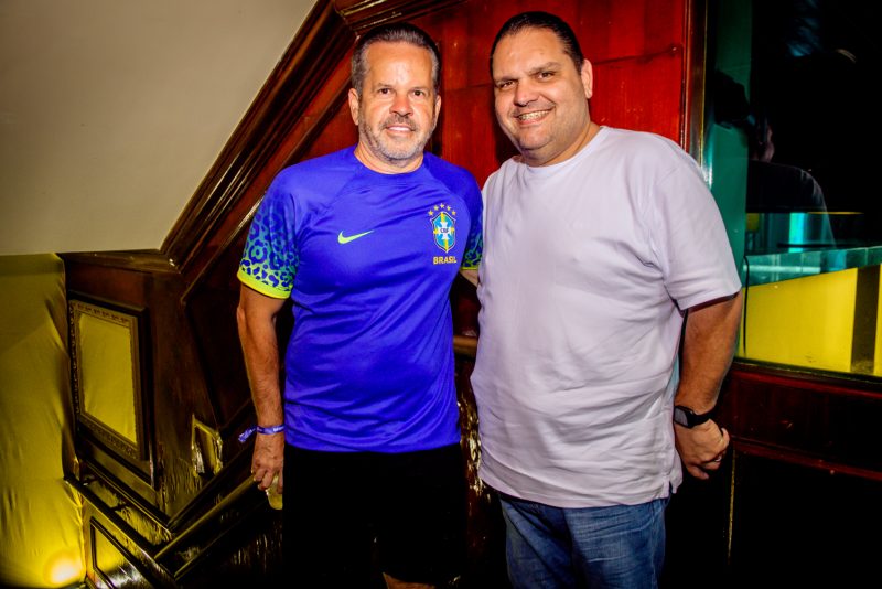 Fortal na Copa - Timbalada, Ávine Vinny e Jonas Esticado incendeiam o Iate Clube no segundo jogo do Brasil na Copa