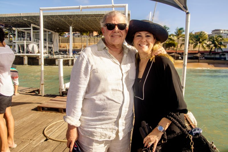 Sol, sal e diversão - Deejay Pedro Garcia e Jessik comandam a animação do Iate Clube no fim de semana