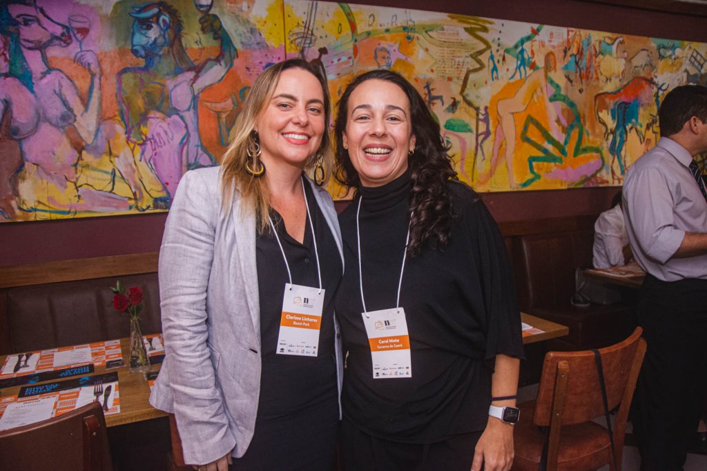 Clarissa Linhares E Carol Mota