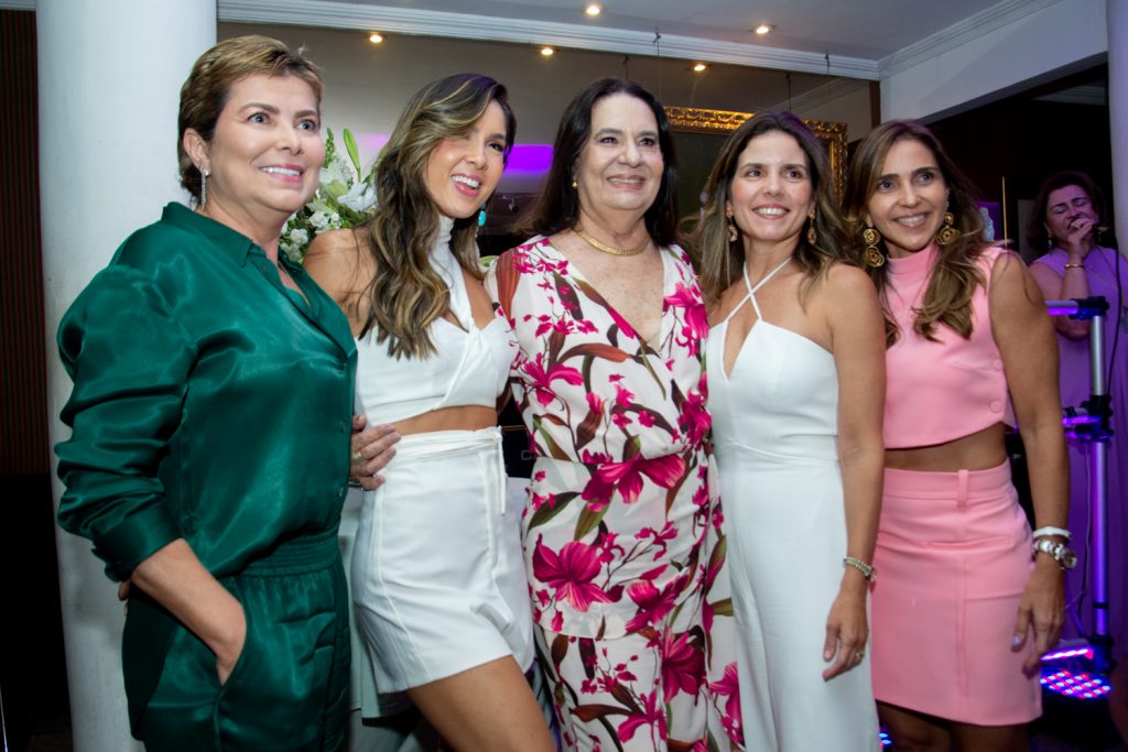 Cris Cavalcante, Manoela, Branca, Erika E Karina De Castro