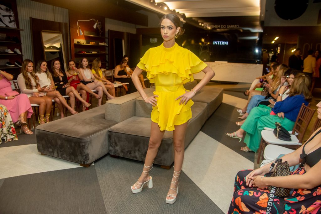 
				Desfile no New Point Interni 
				