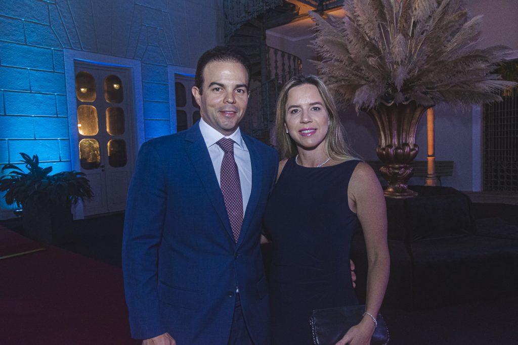 Drausio E Isabela Barros Leal