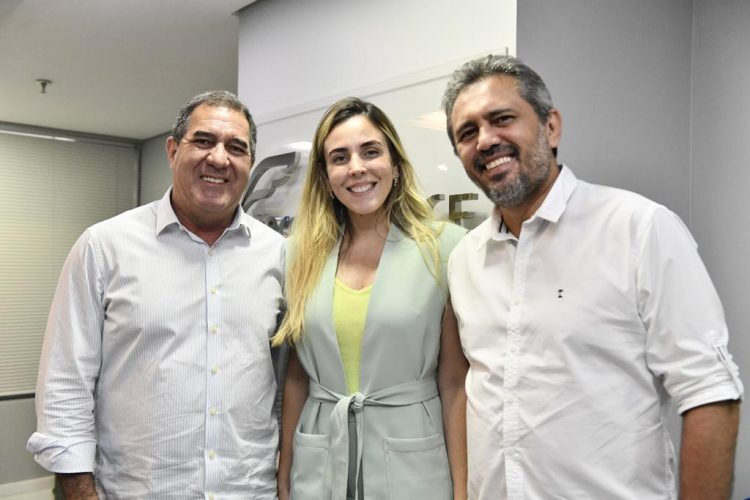 Elmano de Freitas e Jade Romero visitam o Sistema Fecomércio