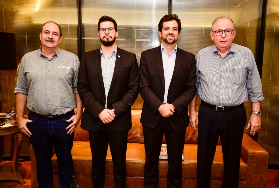 Ricardo Cavalcante apresenta Hub de H2V ao presidente da Embrapii na FIEC