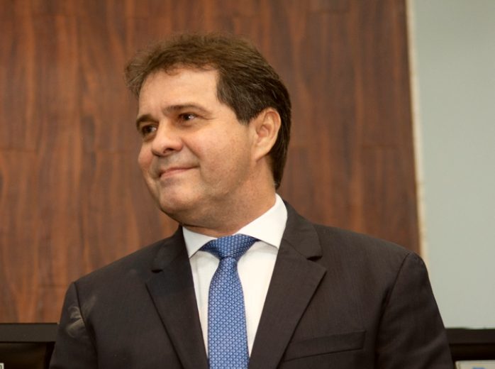 Evandro Leitão celebra aprovação da lei do pagamento de precatórios do Fundef