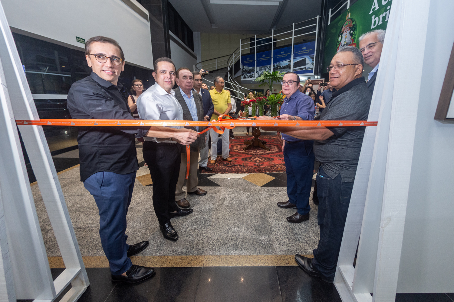 Campanha Amigos em Ação abre 14ª Exposição de Obras de Arte