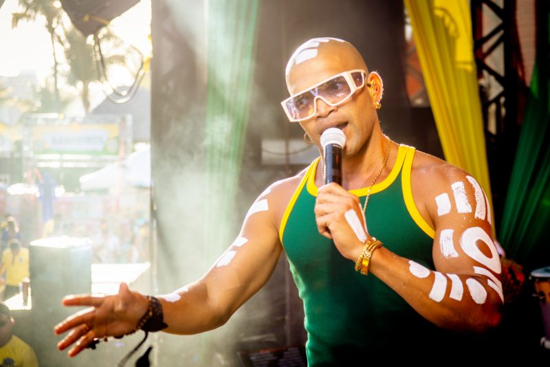 Fortal na Copa - Timbalada, Ávine Vinny e Jonas Esticado incendeiam o Iate Clube no segundo jogo do Brasil na Copa