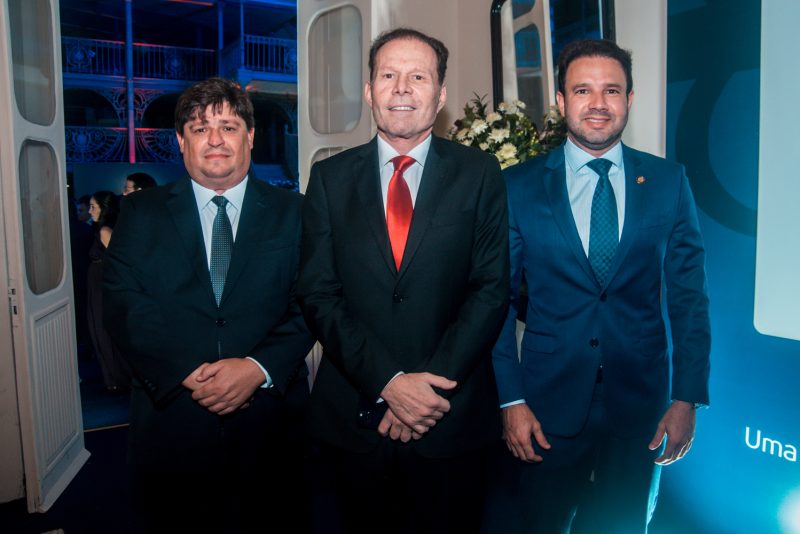 Sinduscon-CE - Ricardo Cavalcante foi o grande homenageado na noite da 19ª edição do Prêmio da Construção