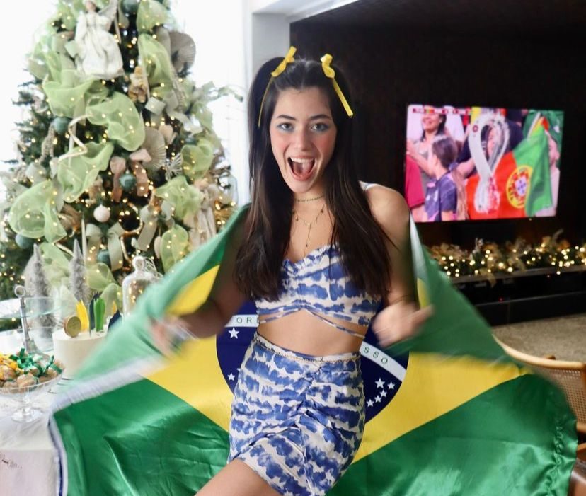 Confira os looks das fashionistas para acompanhar o primeiro jogo do Brasil