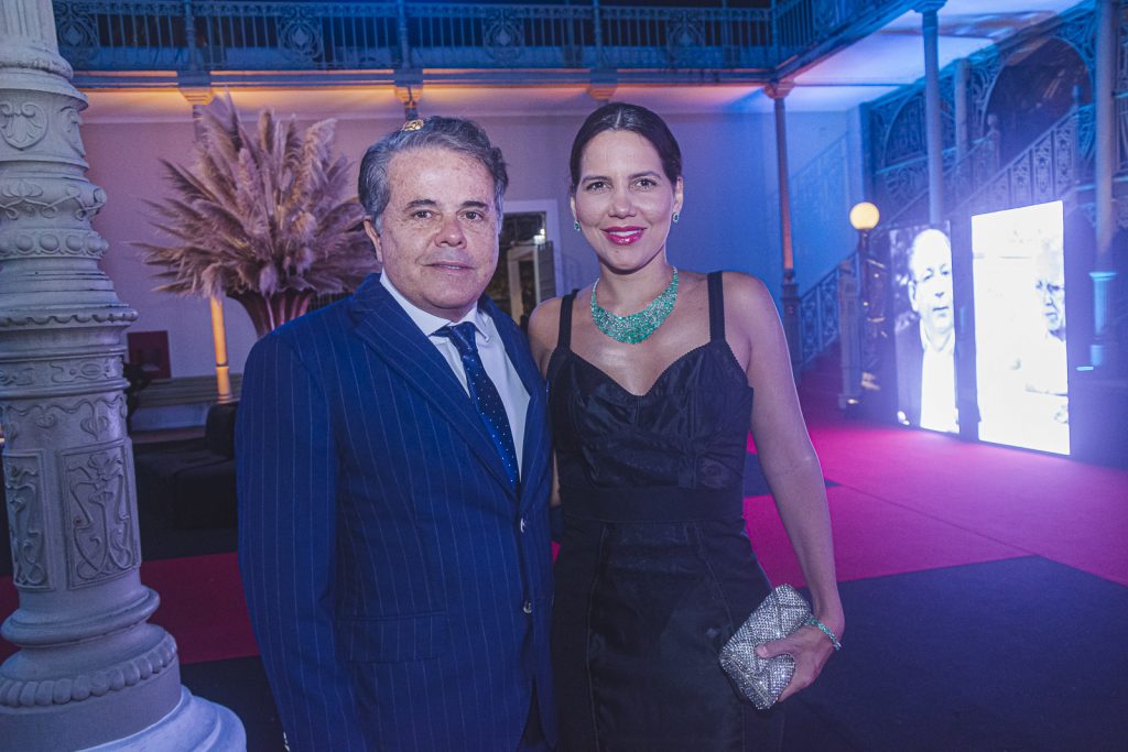 Ivan Bezerra E Ana Carolina Fontenele