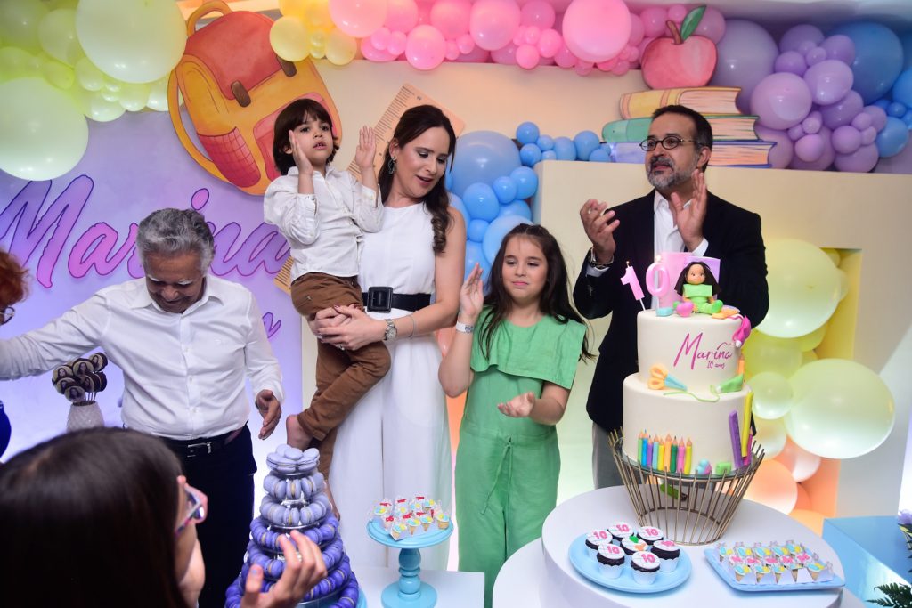 João, Enzo, Manoela, Marina, E Márcio Crisóstomo