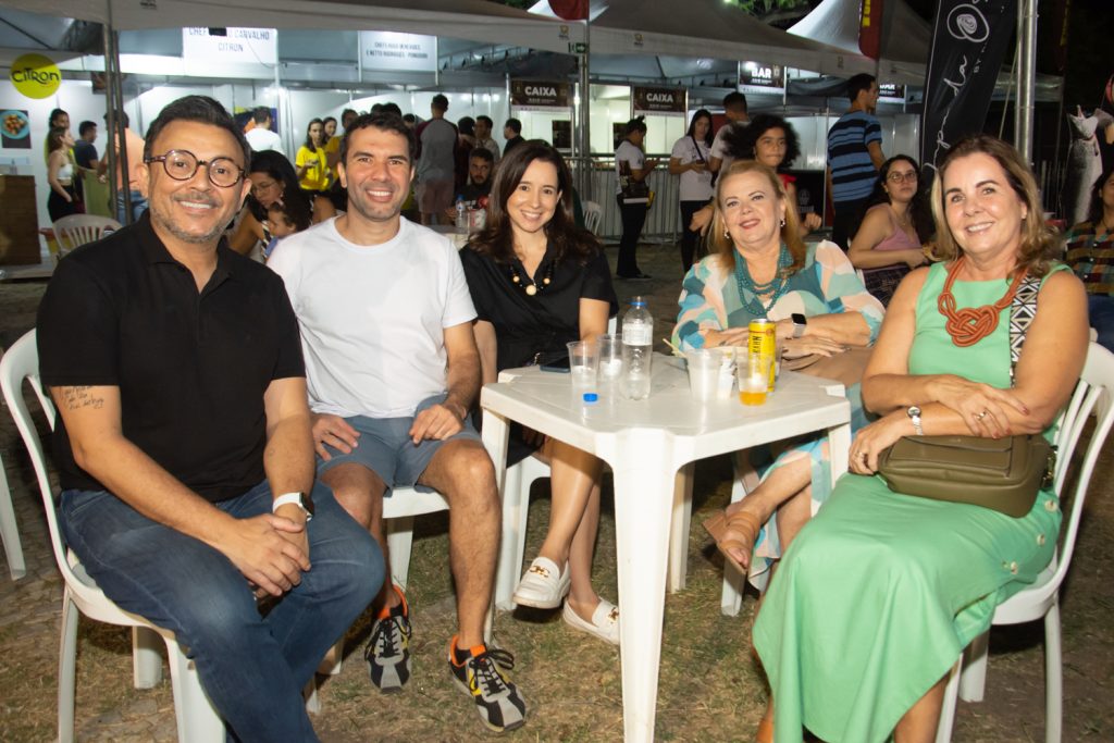 Karliano Pereira, Davi Teixeira, Carol Câmara, Maria Eugênia E Desiree Montenegro (1)