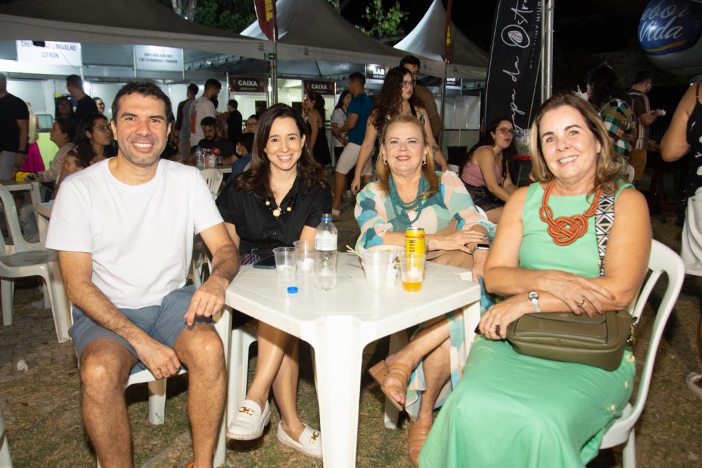 Karliano Pereira, Davi Teixeira, Carol Câmara, Maria Eugênia E Desiree Montenegro (2)