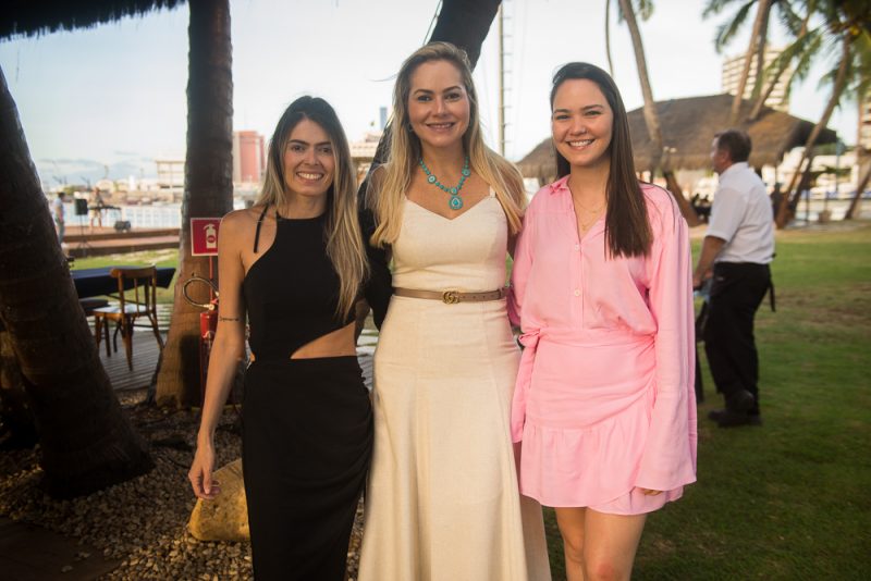 Agito e alto-astral - Deejay Thiago Camargo comanda a animação do domingo (06) no Iate Clube de Fortaleza