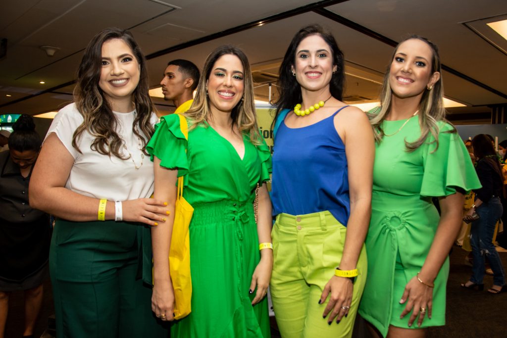 Larissa Nunes, Carolina Fernandes, Cristiene Marques E Ana Coroline Farias