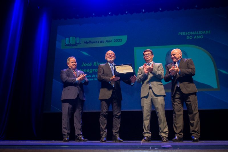 Reconhecimento - Ricardo Cavalcante é agraciado com o Prêmio ACOMAC