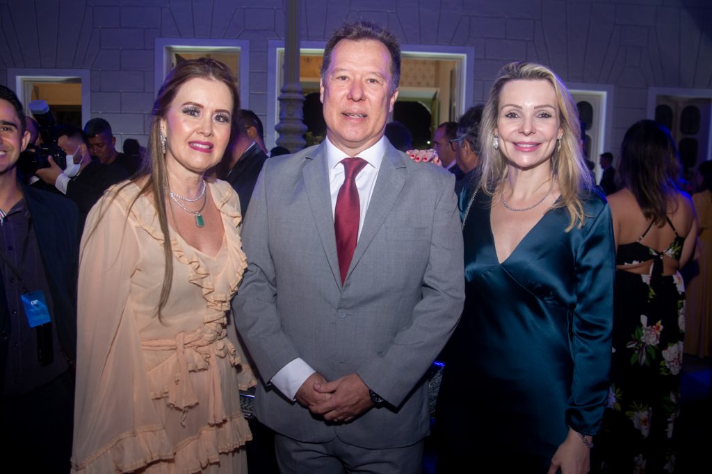 Liana, Carlos E Rebeca Fujita