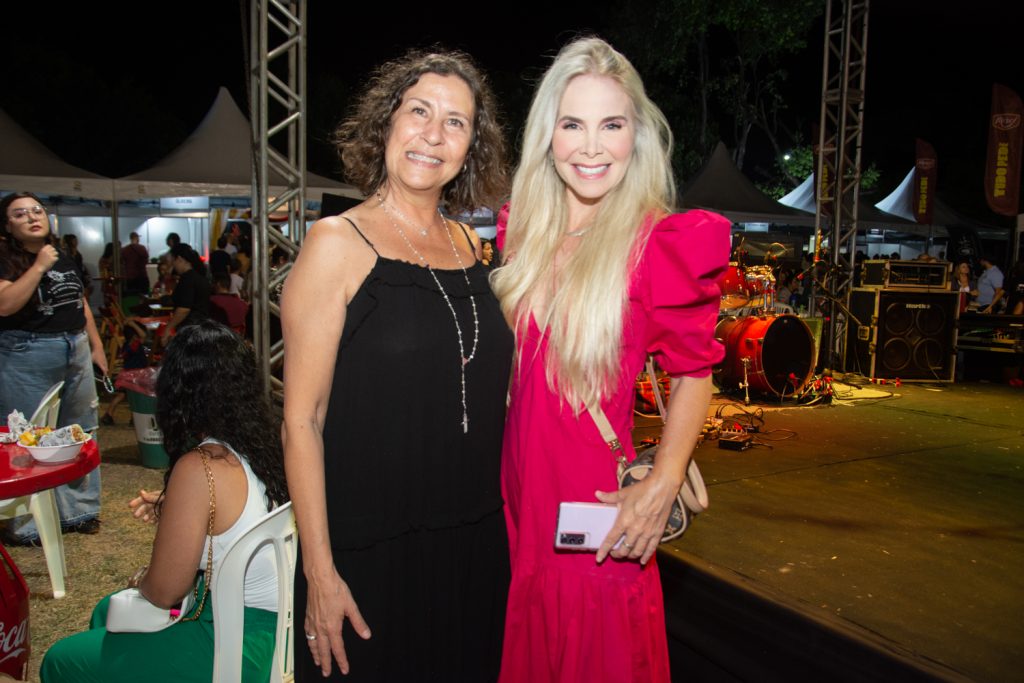 Liege Xavier E Simone Pontes