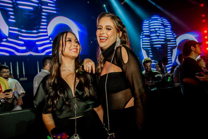 AGITO E BADALAÇÃO - Deejay Vintage Culture comanda a animação e faz o Porto D’Aldeia Resort ferver na véspera do feriado