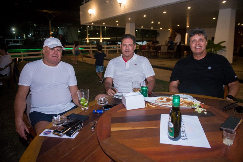 Point de badalação - Agito e diversão no Iate Clube atraem uma turma das boas durante o weekend