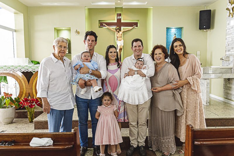 Primeiro Sacramento - Camile Quintão e Rodrigo Carneiro celebram o batismo da herdeira Victoria