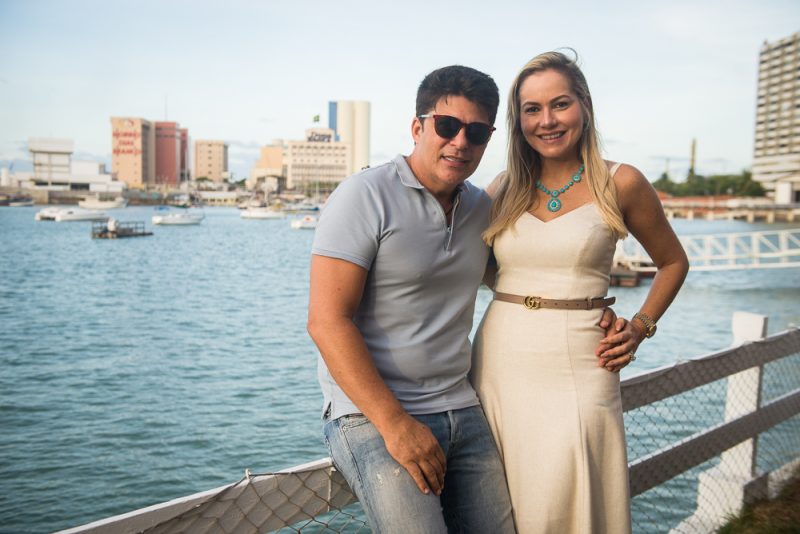 Agito e alto-astral - Deejay Thiago Camargo comanda a animação do domingo (06) no Iate Clube de Fortaleza