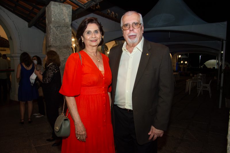 Solenidade - Poetas do Ceará são homenageados em noite de entrega do Prêmio Ideal Clube de Literatura 2022