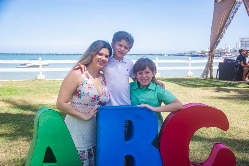 1º ano D - Alunos da Casa de Criança ganham festa de doutor do ABC no Iate Clube