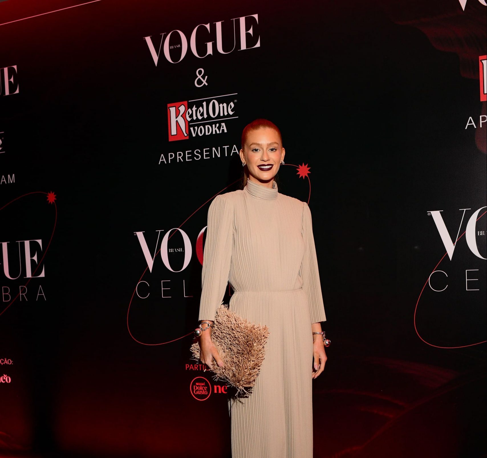 Vogue recebe convidados ilustres para celebrar talentos da moda nacional