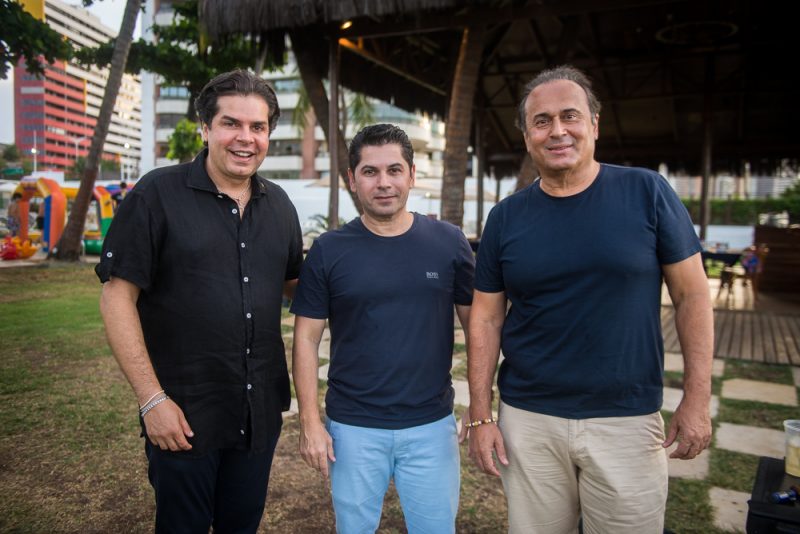 Agito e alto-astral - Deejay Thiago Camargo comanda a animação do domingo (06) no Iate Clube de Fortaleza