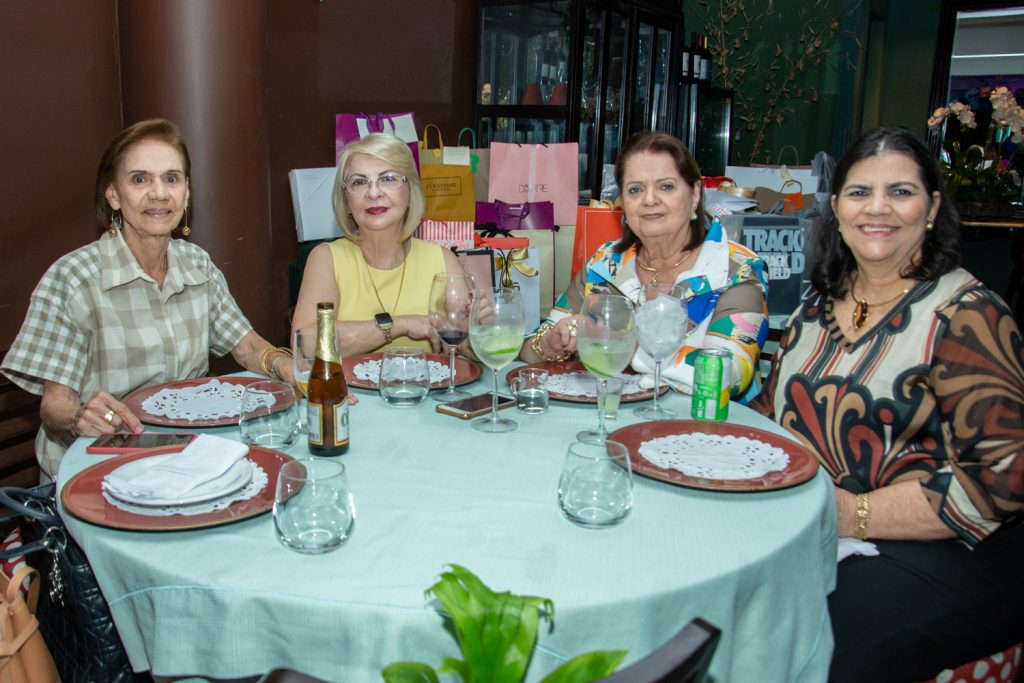 Narazé Sales, Maria Luiza Pinto, Heloisa Castro E Ceci De Castro