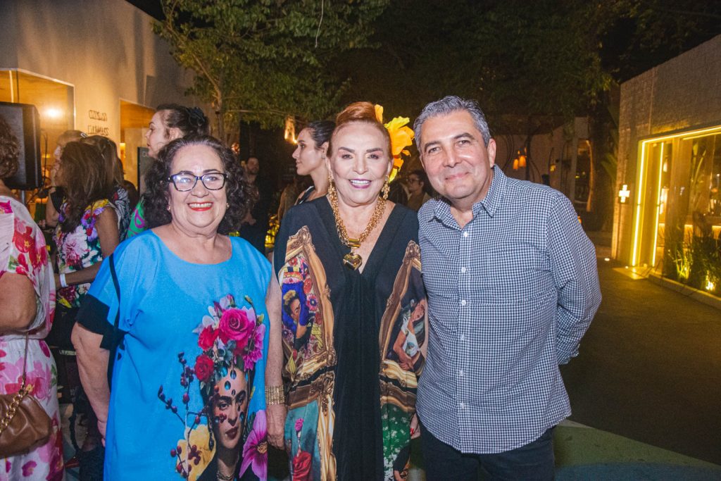 
				Nereide Figueiredo, Simone Bellin e Roberto Dias 
				