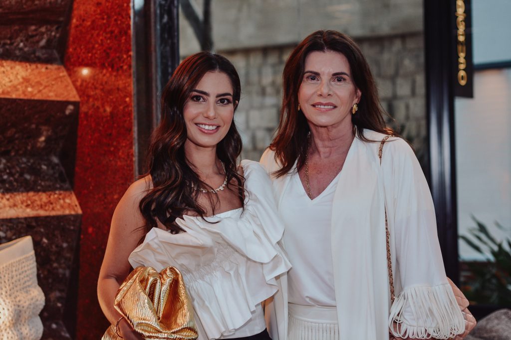 Nicole E Sandra Pinheiro