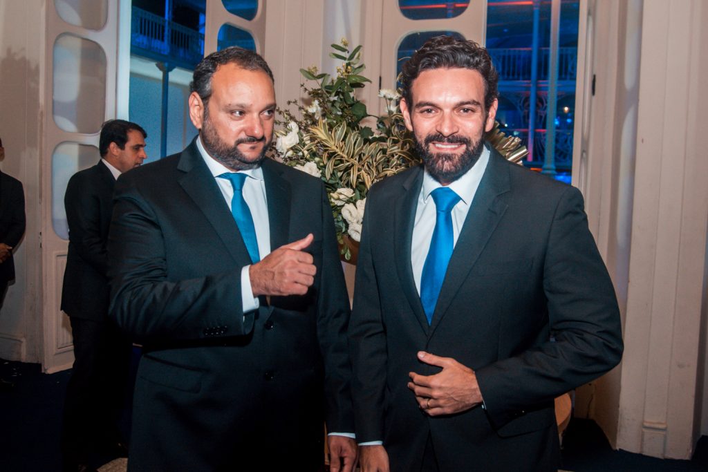 Patriolino Dias E Cloves Holanda