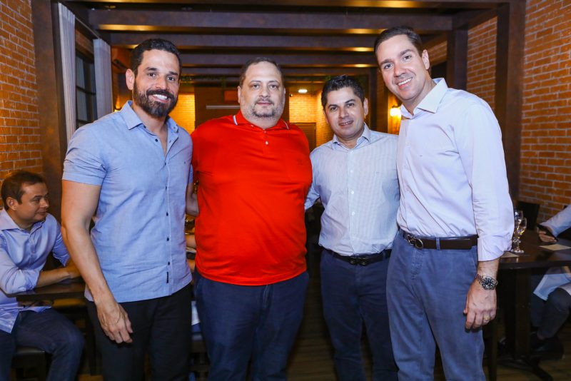 celebração - Reinaldo Salmito comemora a chegada dos seus 45 anos no Cortile Ristorante