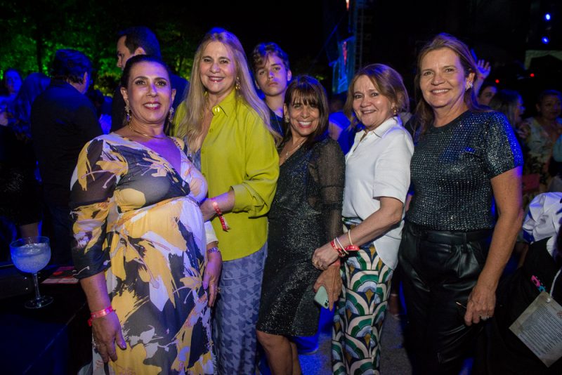 80 - A Festa - Shows de Chitãozinho e Xororó e Zezé di Camargo e Luciano fazem o Marina Park Hotel entrar em ebulição