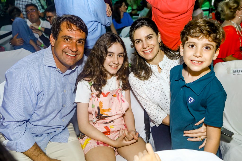 Salmito Filho, Julia, Jamile E Salmito Neo