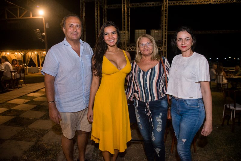 Point de badalação - Agito e diversão no Iate Clube atraem uma turma das boas durante o weekend