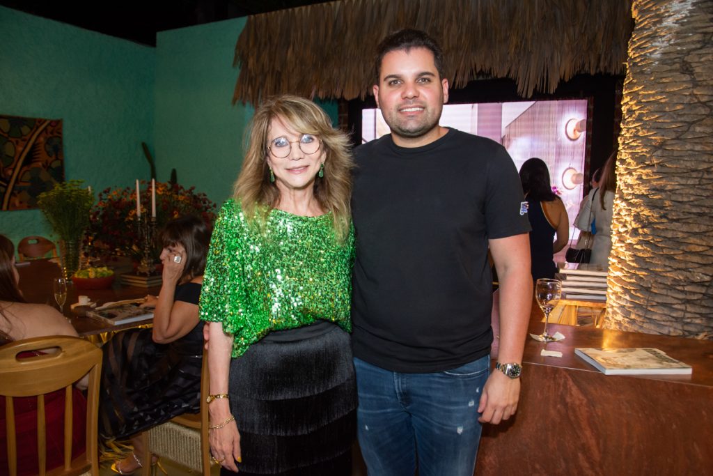 Sofia Linhares E Weimar Bezerra